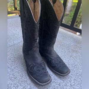 Circle G Filigree Western embroidered boots